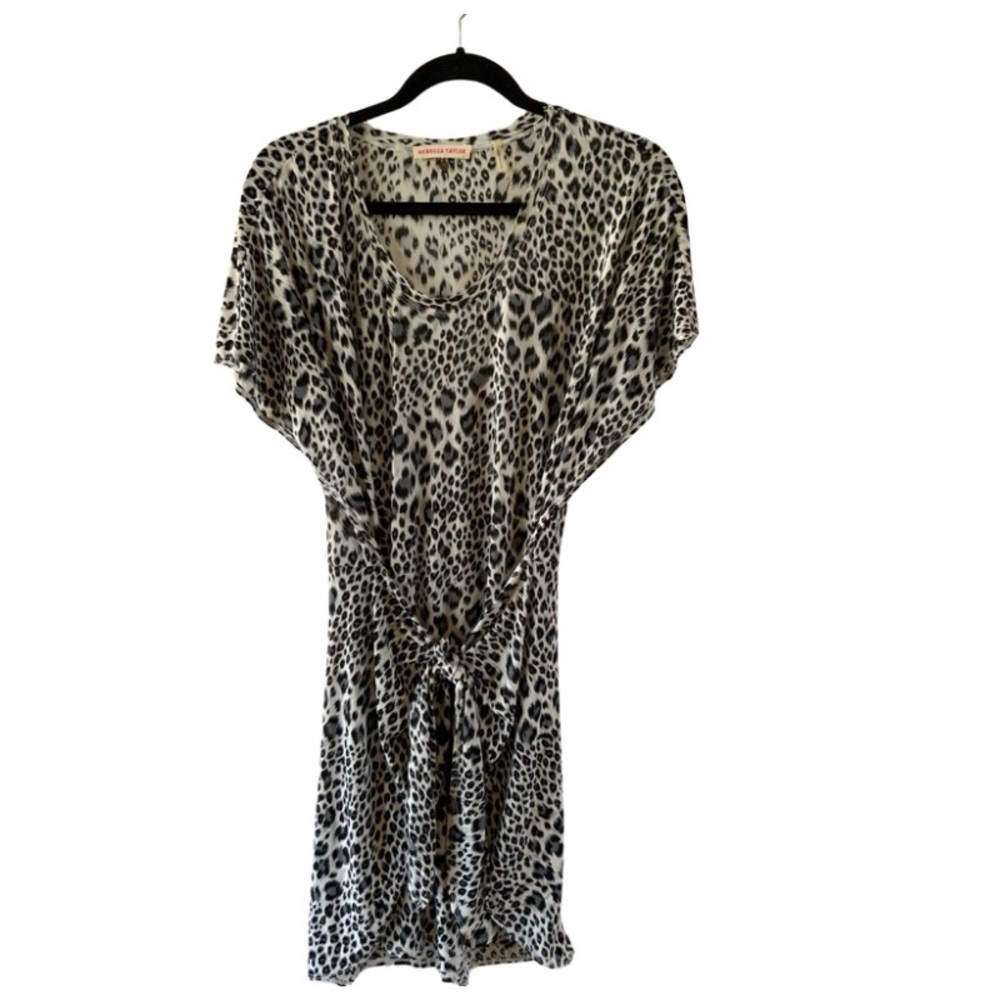 Sophisticated leopard print dress